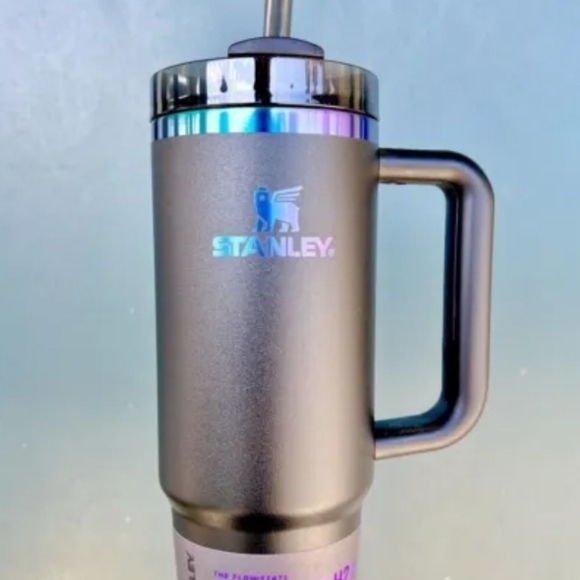 ***SOLD*** THE BLACK CHROMA QUENCHER H2.0 FLOWSTATE™ TUMBLER | 40 OZ - Picture 2 of 5